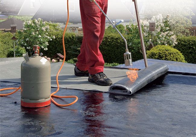 🛢️ قیرگونی چیست؟ راهنمای کامل کاربرد، مزایا و نحوه اجرای قیرگونی