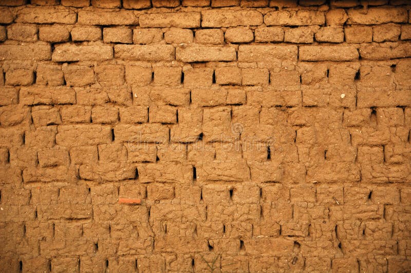 دیوار خشت در یک خانه سنتی با جزئیات ساخت
